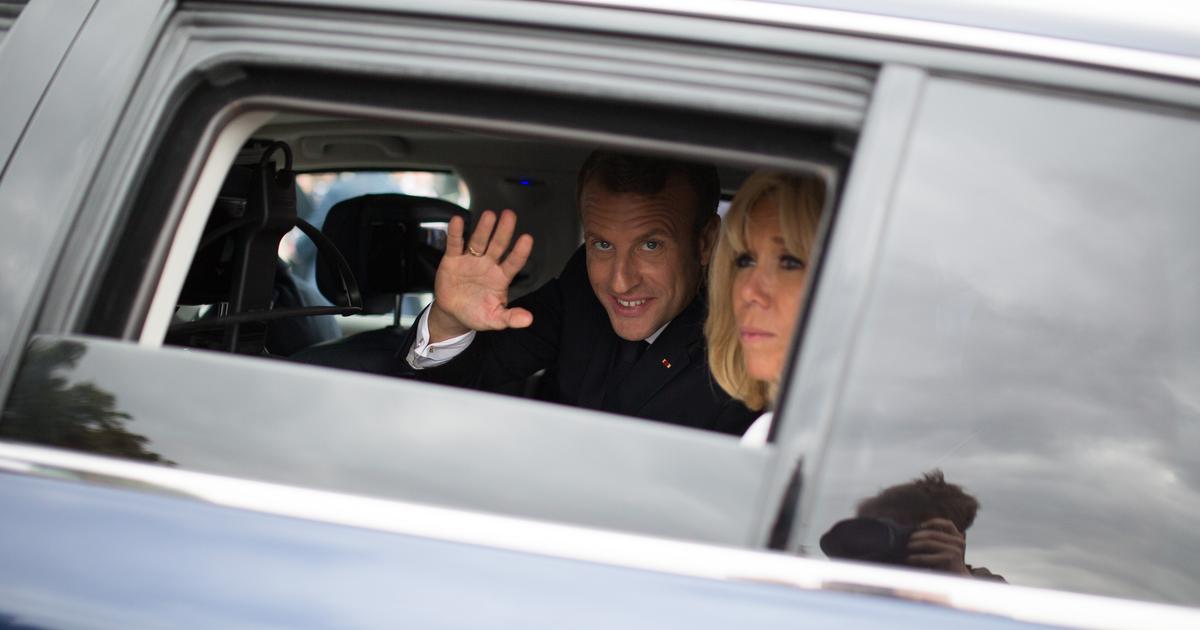 Emmanuel et Brigitte Macron en vacances : une rare photo filtre sur les ...