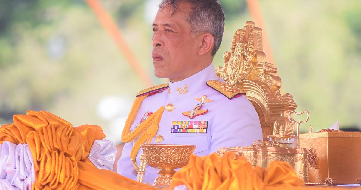 "Salle de plaisir", fétichisme militaire, rivalité… Le roi de Thaïlande