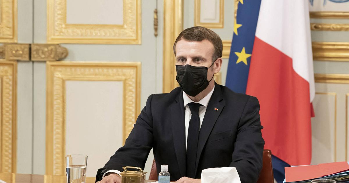 "Ça turbule sévère" : Emmanuel Macron sous pression