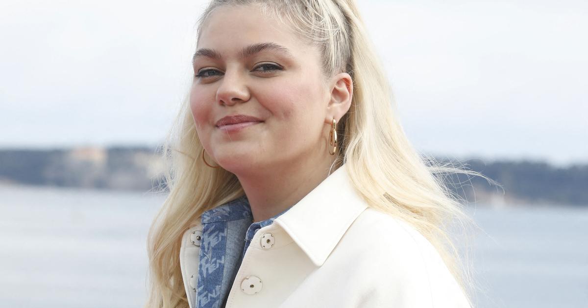 Louane droguée dans un bar ? Atteinte de “symptômes étranges”, la chanteuse porte plainte