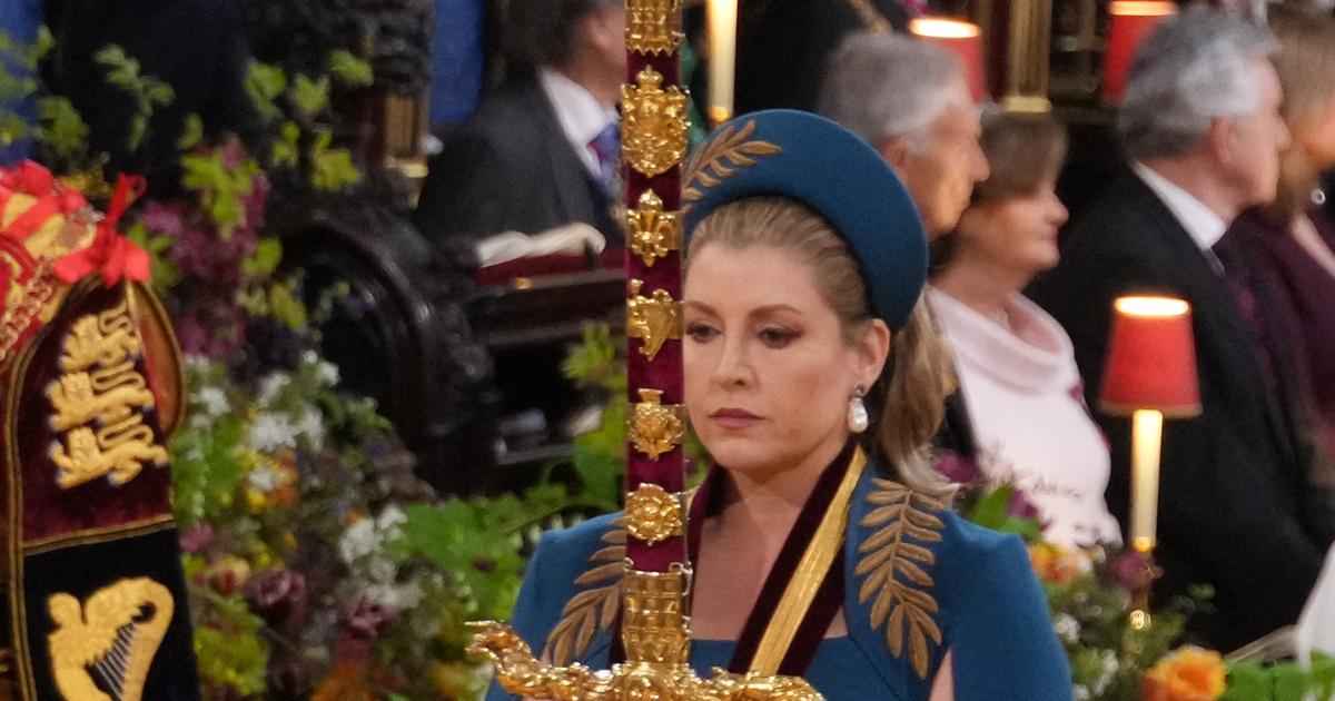 Couronnement de charles iii : qui est penny mordaunt, la dame à l’épée qui a intrigué les internautes?