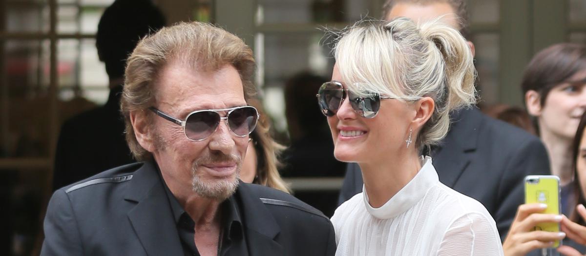 VIDEO – Laeticia Hallyday attendrie par son homme: quand Johnny Hallyday  lui déclare son amour en musique