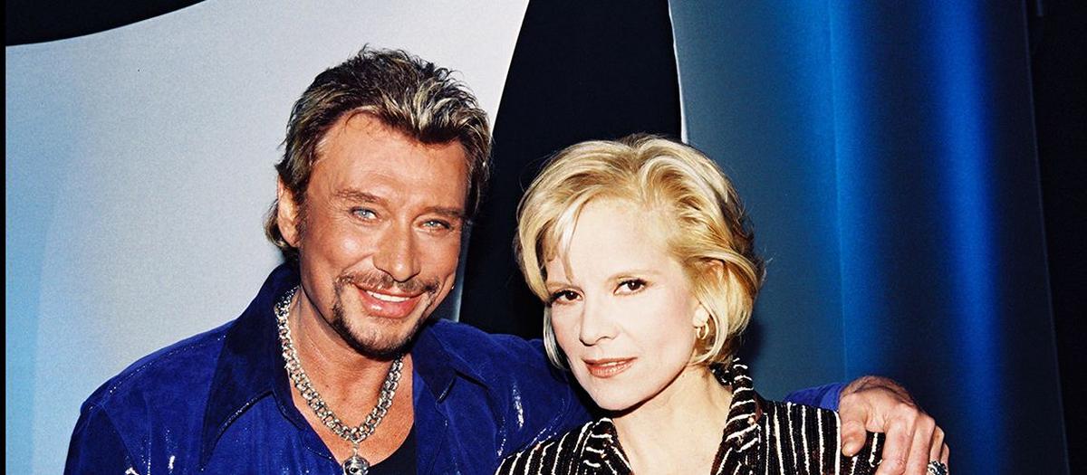 Sylvie Vartan, une "amie précieuse" pour Johnny Hallyday, comment elle a su  resserrer les liens du clan avec Laeticia
