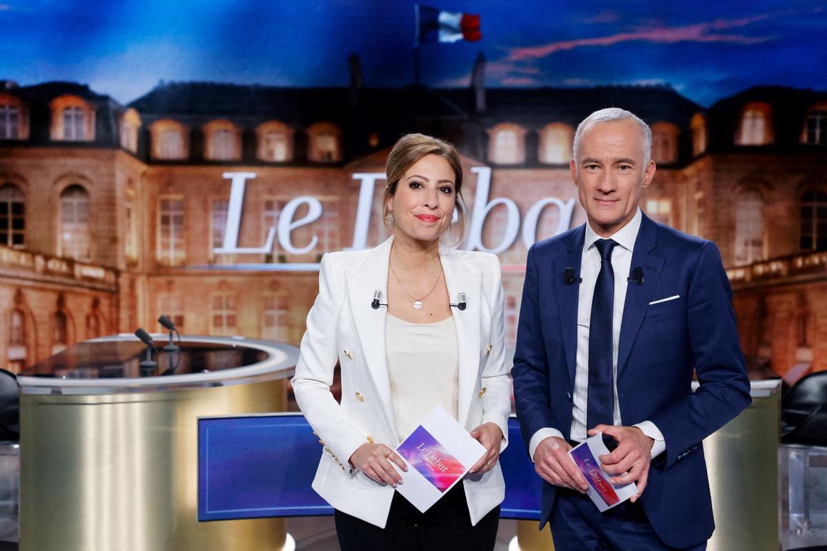 Léa Salamé : cette surprenante réaction à la fin du débat qui fait parler...