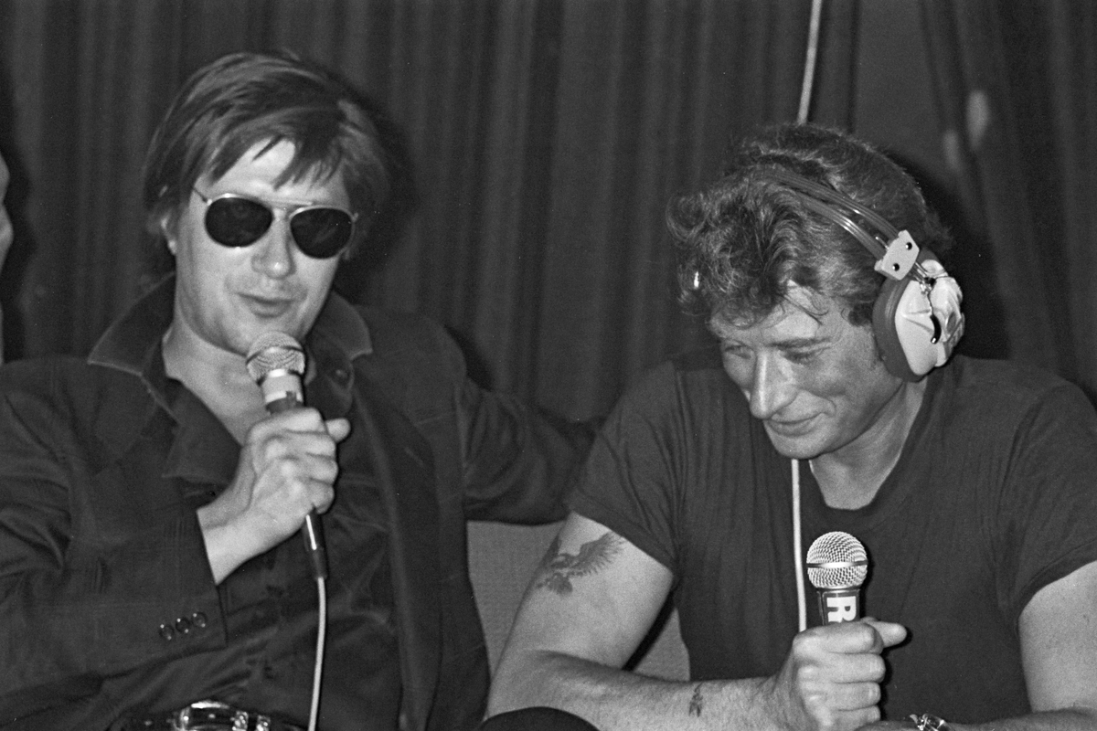 Jacques Dutronc émouvant sur la mort de Johnny Hallyday : “Les cigarettes  ont fini par avoir sa peau”