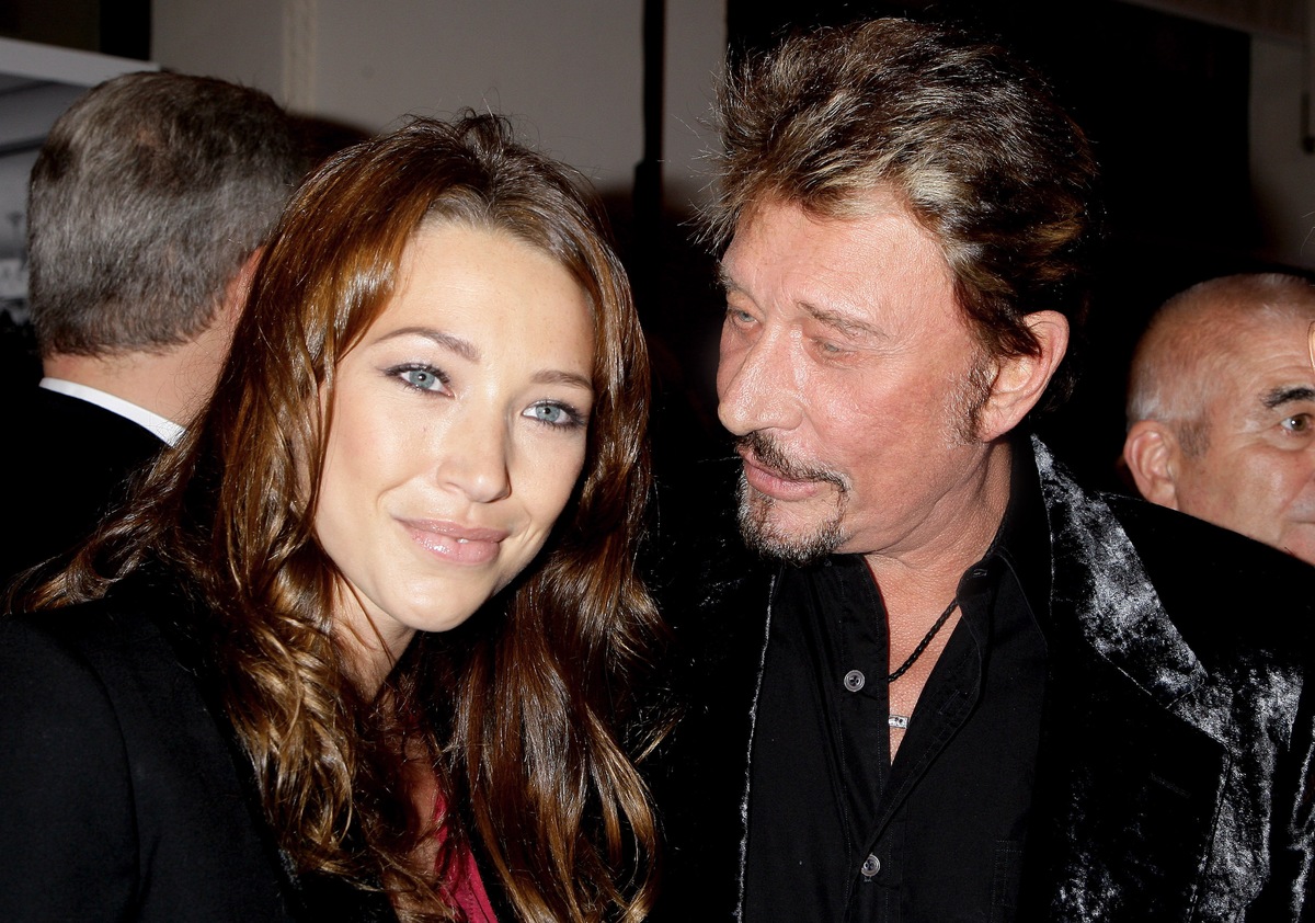 PHOTO - “Amour inconditionnel” : Laura Smet rend un tendre hommage à son  père Johnny, six ans après sa mort