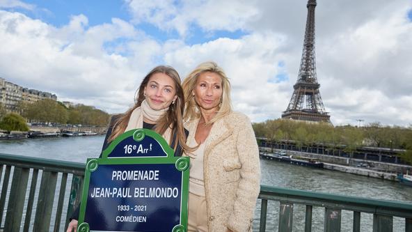 PHOTO - Jean-Paul Belmondo : son ex Natty, sa fille Stella… Sa famille  réunie pour un touchant hommage
