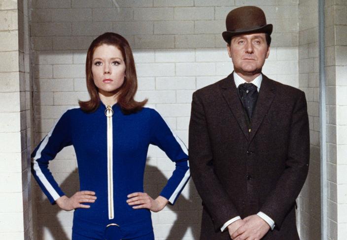 Chapeau melon et bottes de cuir, John Steed et ses femmes