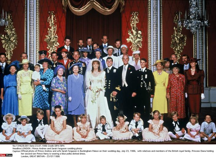 Photo Originale Princesse Diana Et Harry Baptême 1984 - 7x10 Noir Et Blanc - Rare Vintage UK
