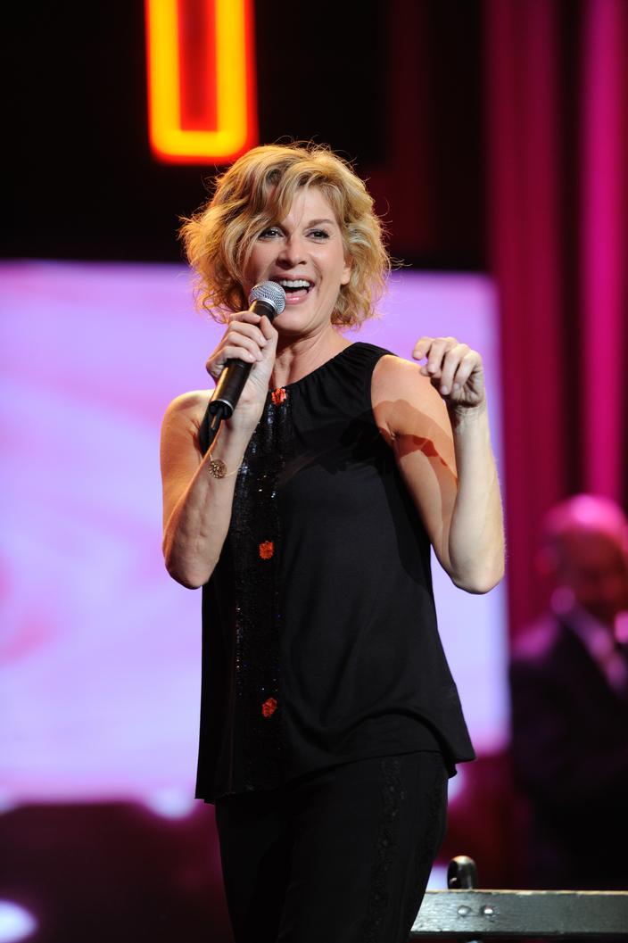 PHOTOS - Les plus belles coupes courtes de Michèle Laroque