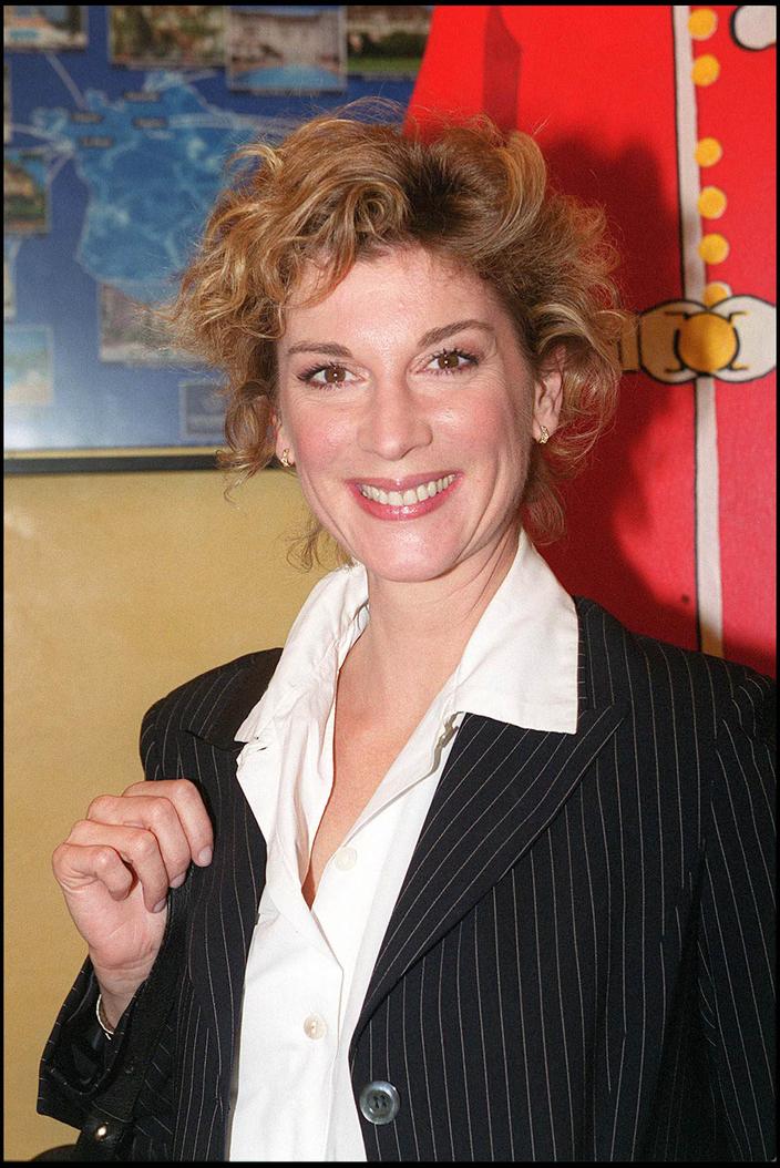 PHOTOS - Les plus belles coupes courtes de Michèle Laroque