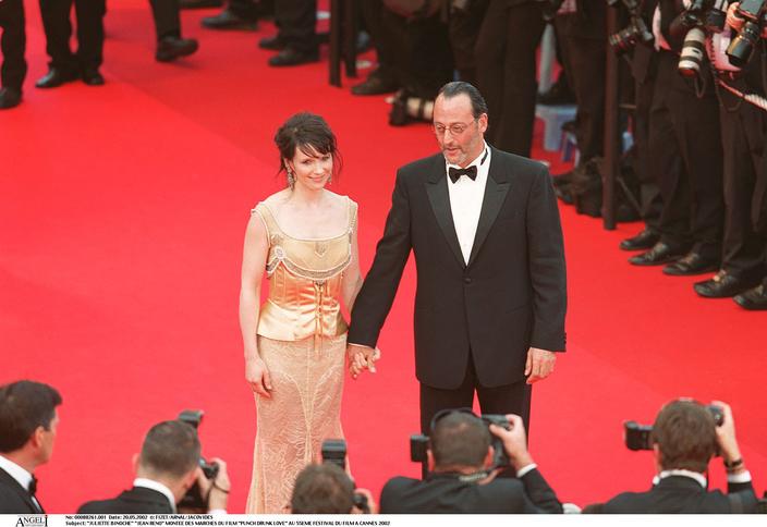 PHOTOS - Jean Reno : découvrez les femmes qui ont marqué sa vie