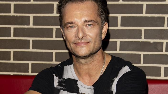 David Hallyday, cette “transformation” qu'il doit à Johnny, mais qu'il a du  mal à assumer