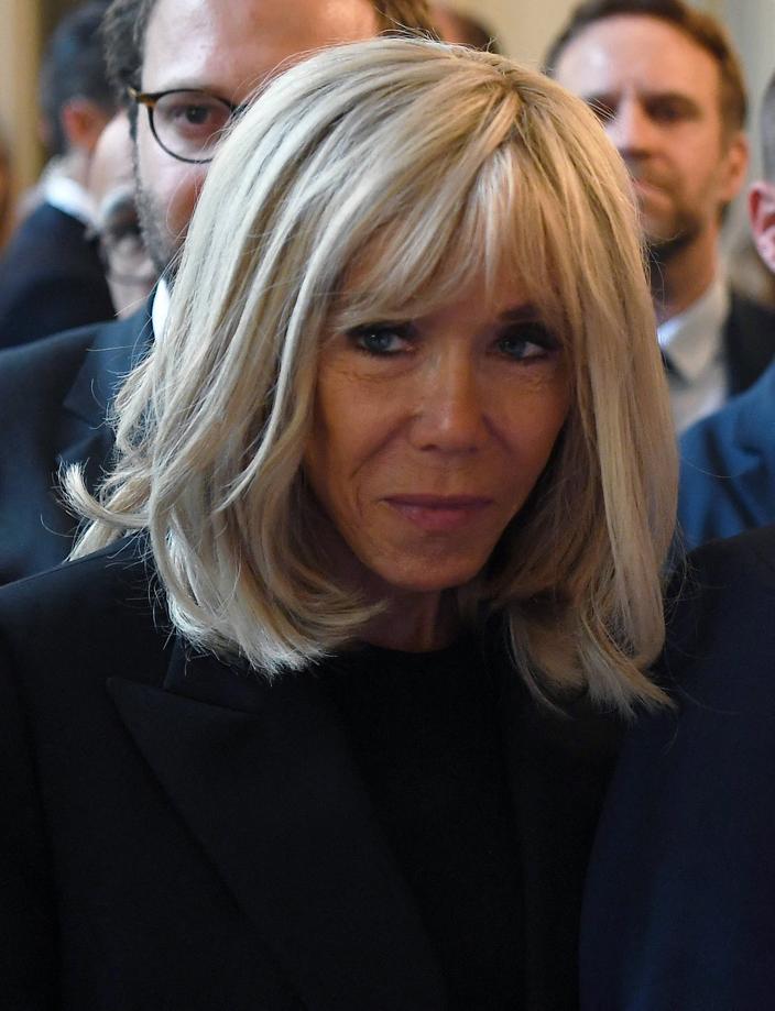 PHOTO – Brigitte Macron, 70 ans : elle succombe à la mini-frange et ...