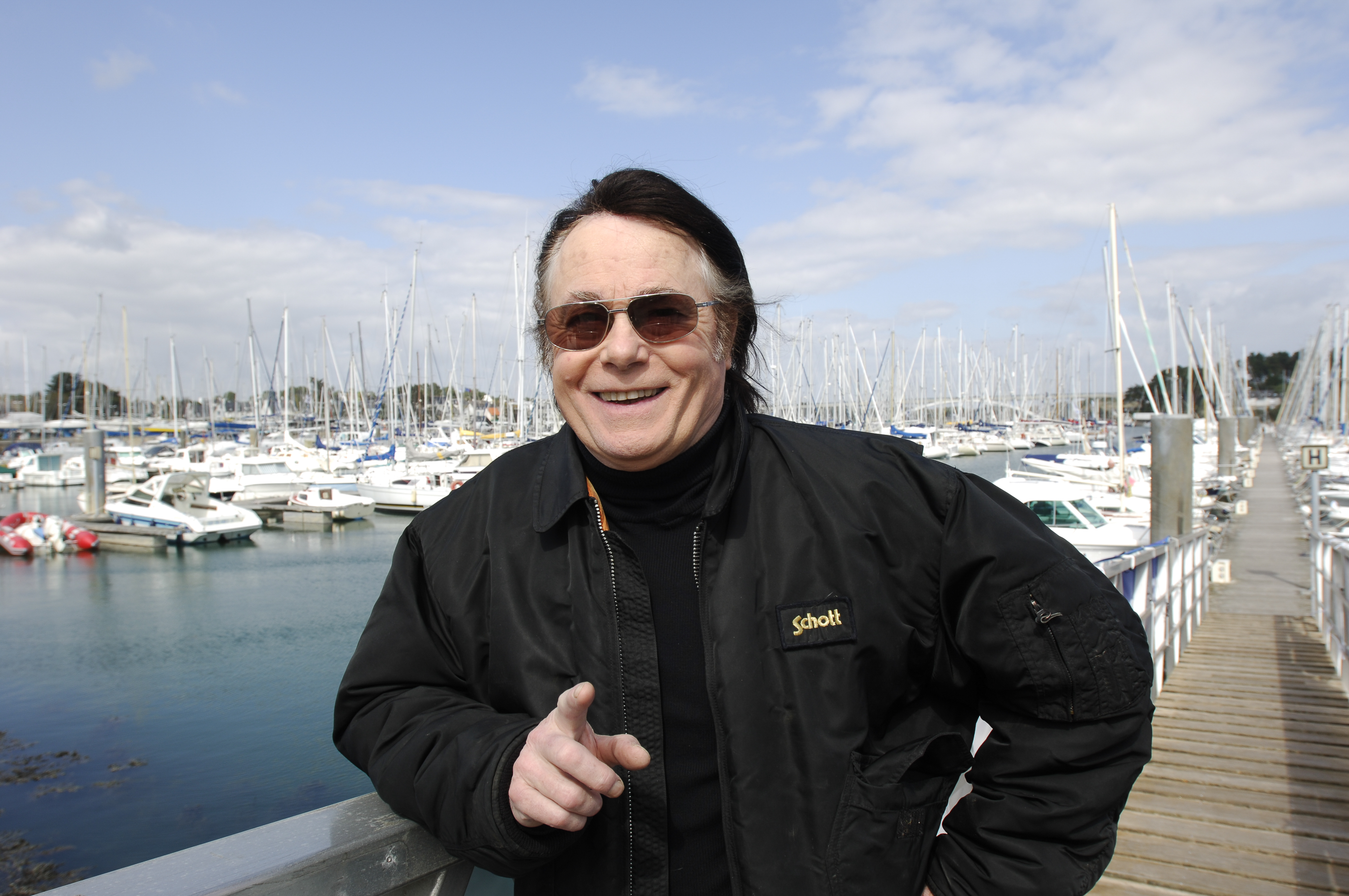 Mort d'Alain Barrière : rattrapé par le fisc, il a failli se “foutre en  l'air”