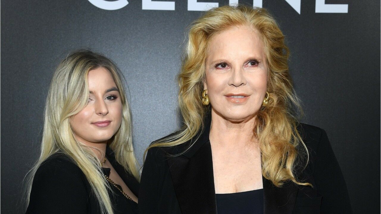 ẢNH - Sylvie Vartan "người mẹ đẹp nhất": con gái bà Darina tuyên bố với bà