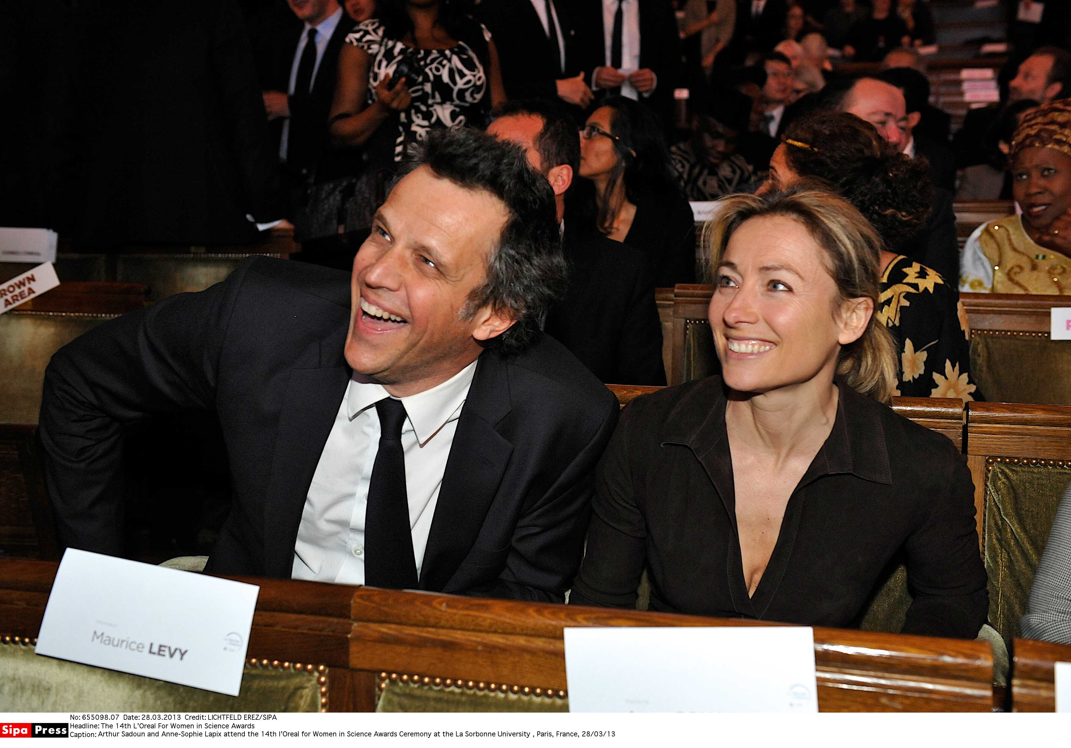 “Pas du tout !” : Anne-Sophie Lapix dément une rumeur sur son mari Arthur  Sadoun