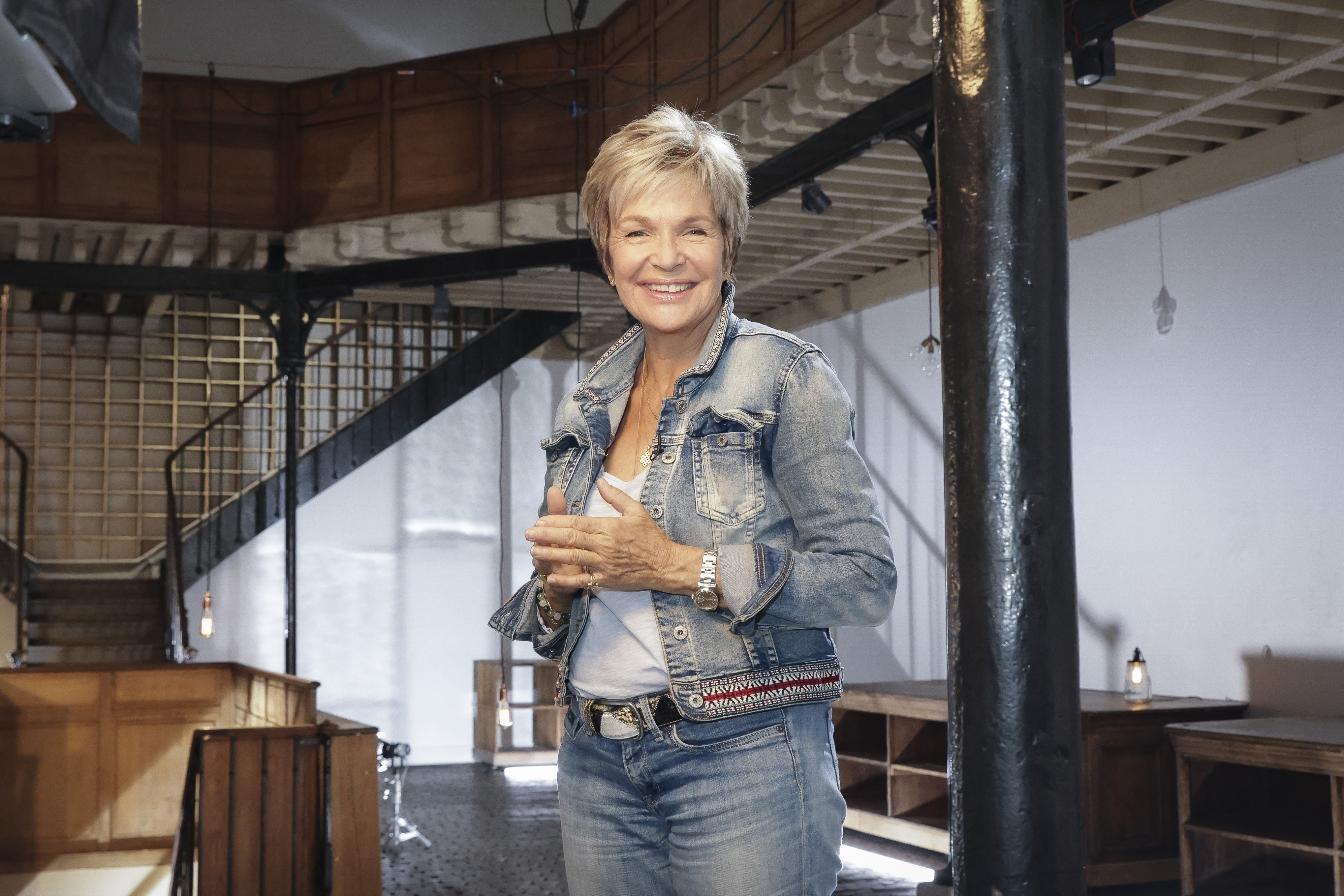Véronique Jannot : à 66 ans, elle dévoile ses secrets pour garder la forme