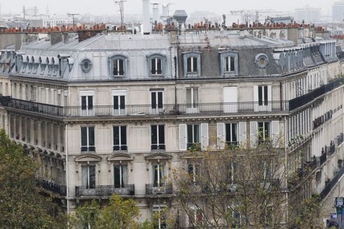 Vue aérienne, depuis la Place de la République, sur des immeubles parisiens.Jean-Christophe MARMARA / Le Figaro