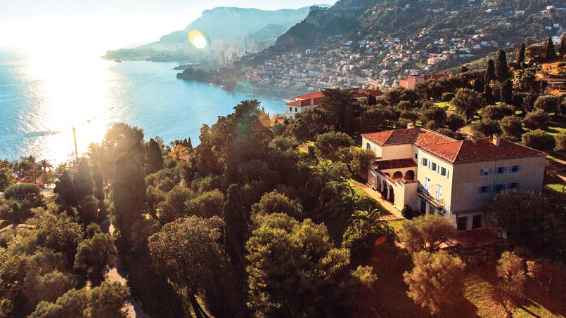Parmi les biens exceptionnels actuellement en vente sur la Côte d’Azur, la résidence que Coco Chanel fit construire en 1929 sur les hauteurs de Roquebrune-Cap Martin.