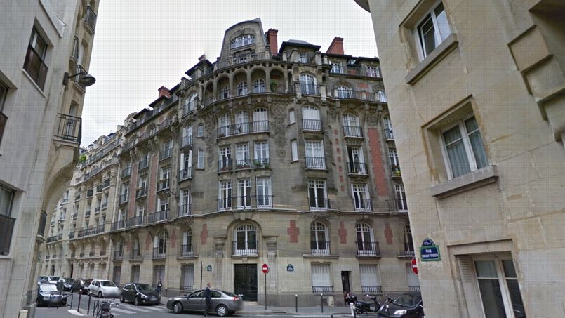 Le ministère des Affaires étrangères divise par cinq le nombre de ses logements de fonction. Ici, l’immeuble du 2, rue Huysmans à Paris, que le ministère vend appartement par appartement, selon <i>Challenges</i> .Crédits photo: Google StreetView.