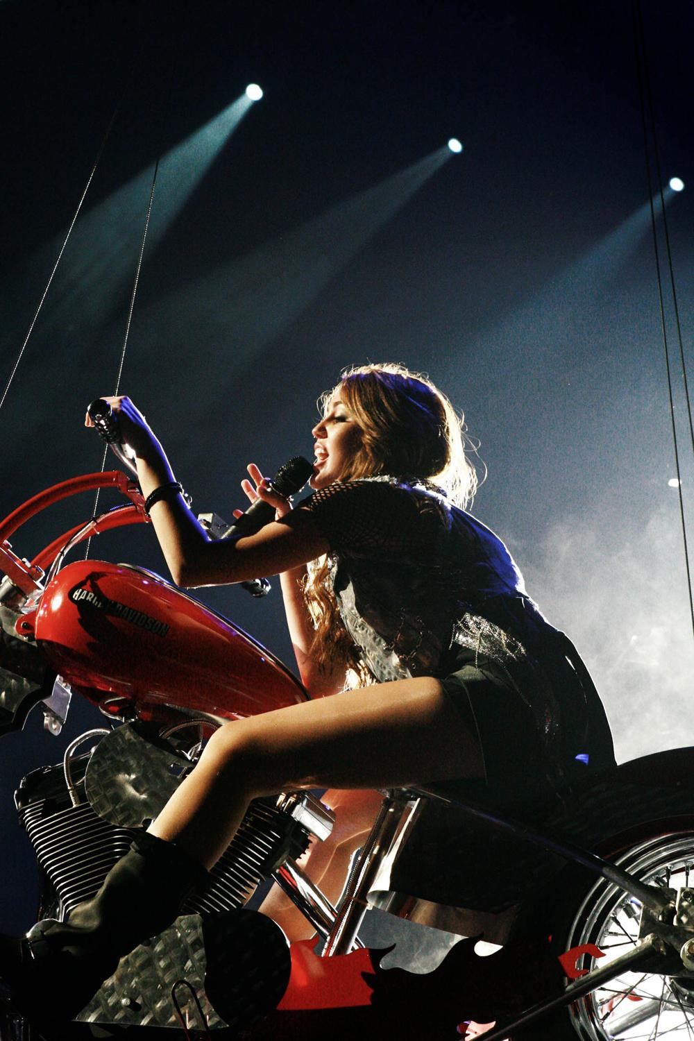La femme estelle l'avenir de la moto