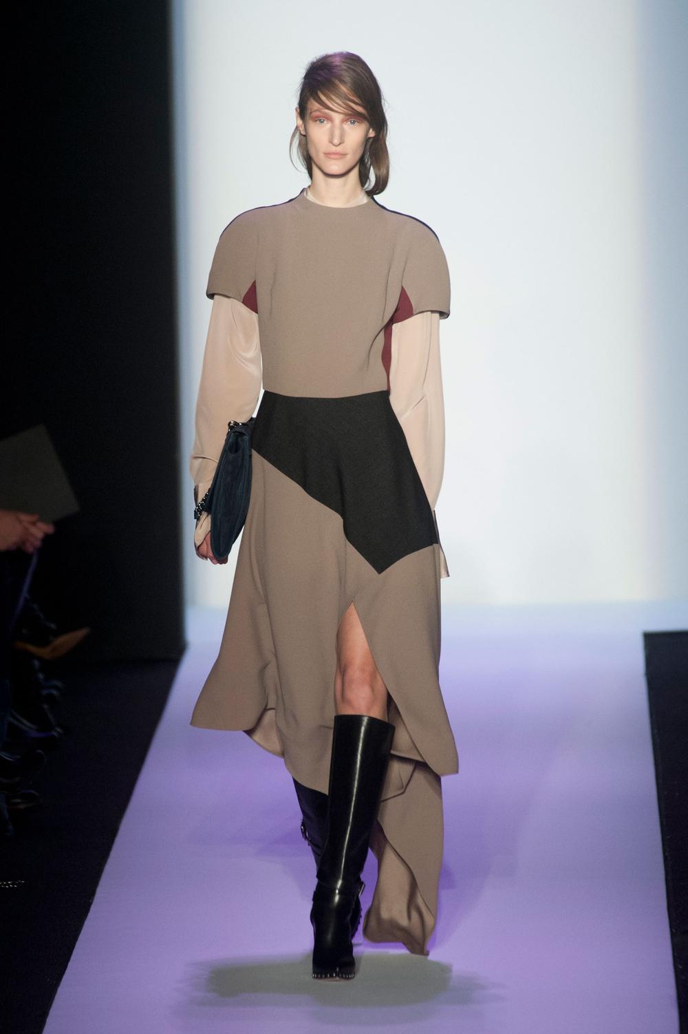 Robe Tunique BCBG Max Azria - Modèle Dusty Olive Taille L Oversize