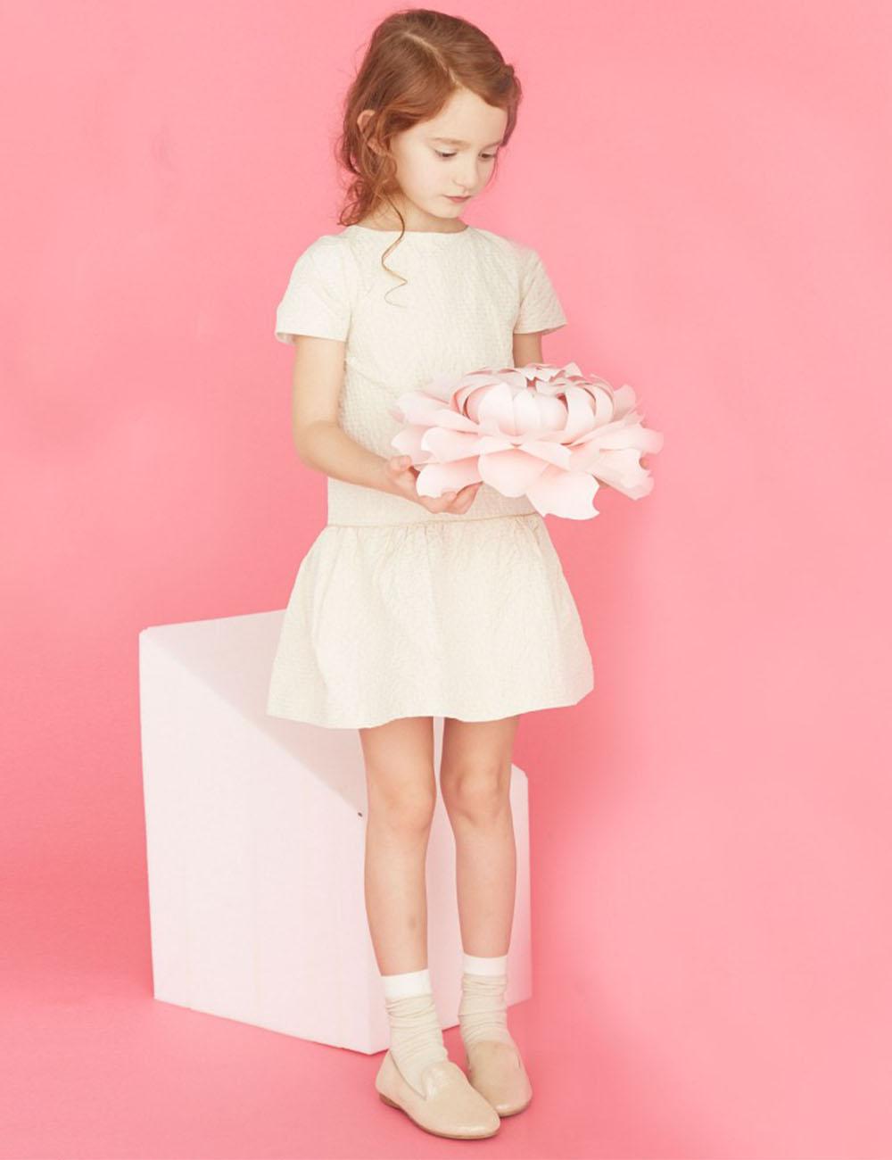 Tenues de cort?�ge color?�es pour nos bambins ador?�s