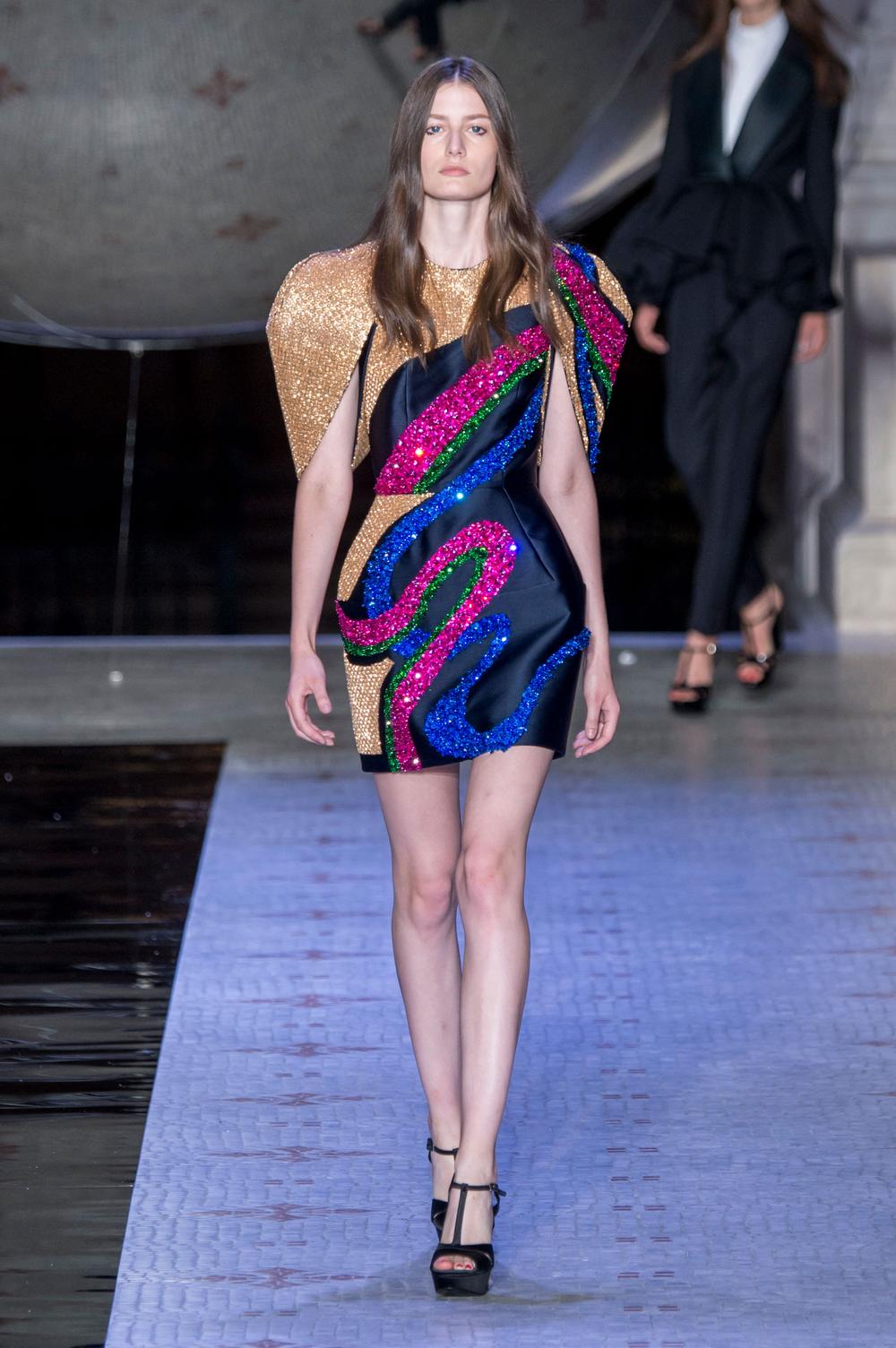 Défilé Dice Kayek Automnehiver 20152016 Couture