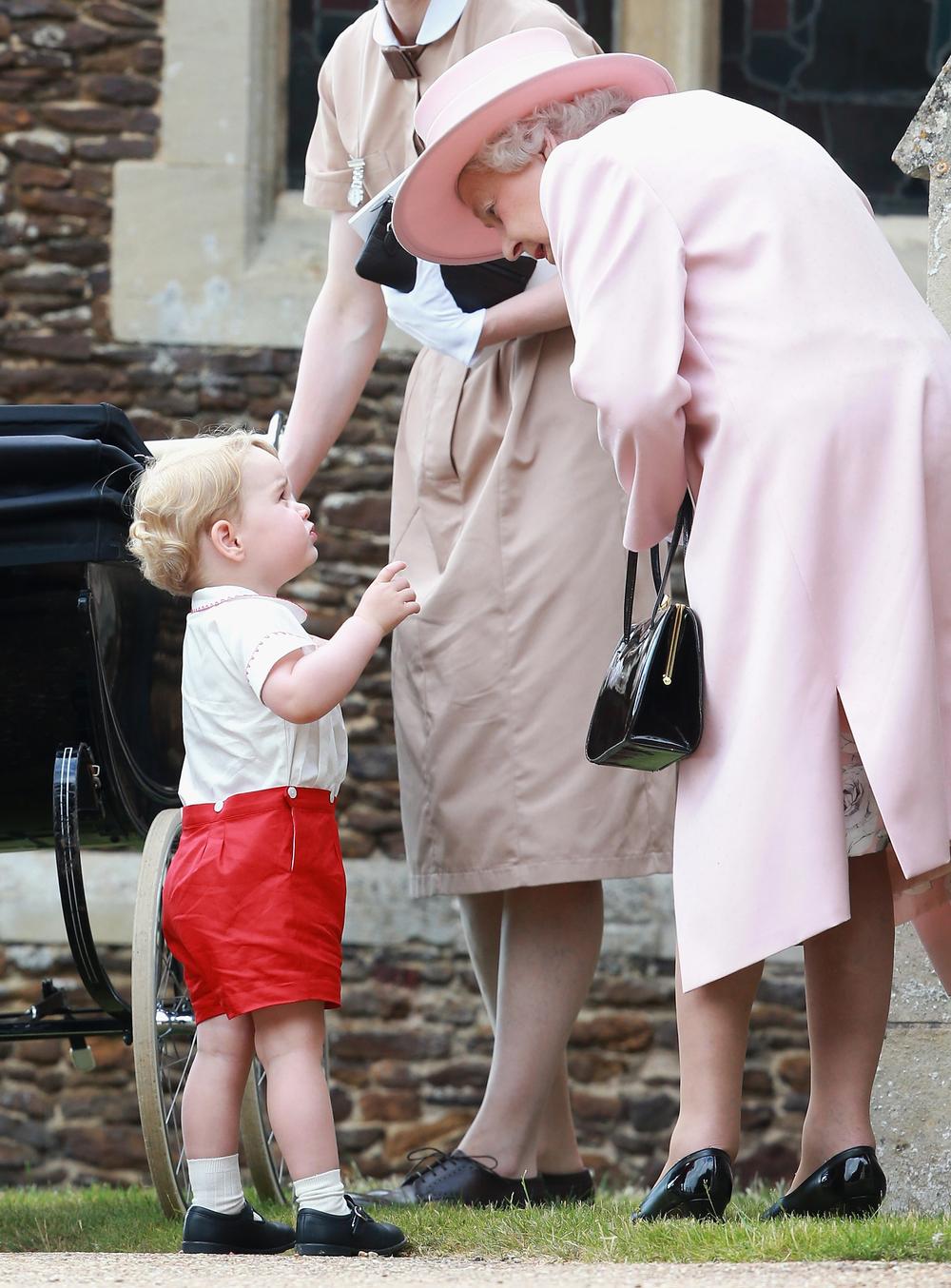 Le prince George accueille Barack Obama en pyjama et robe de chambre