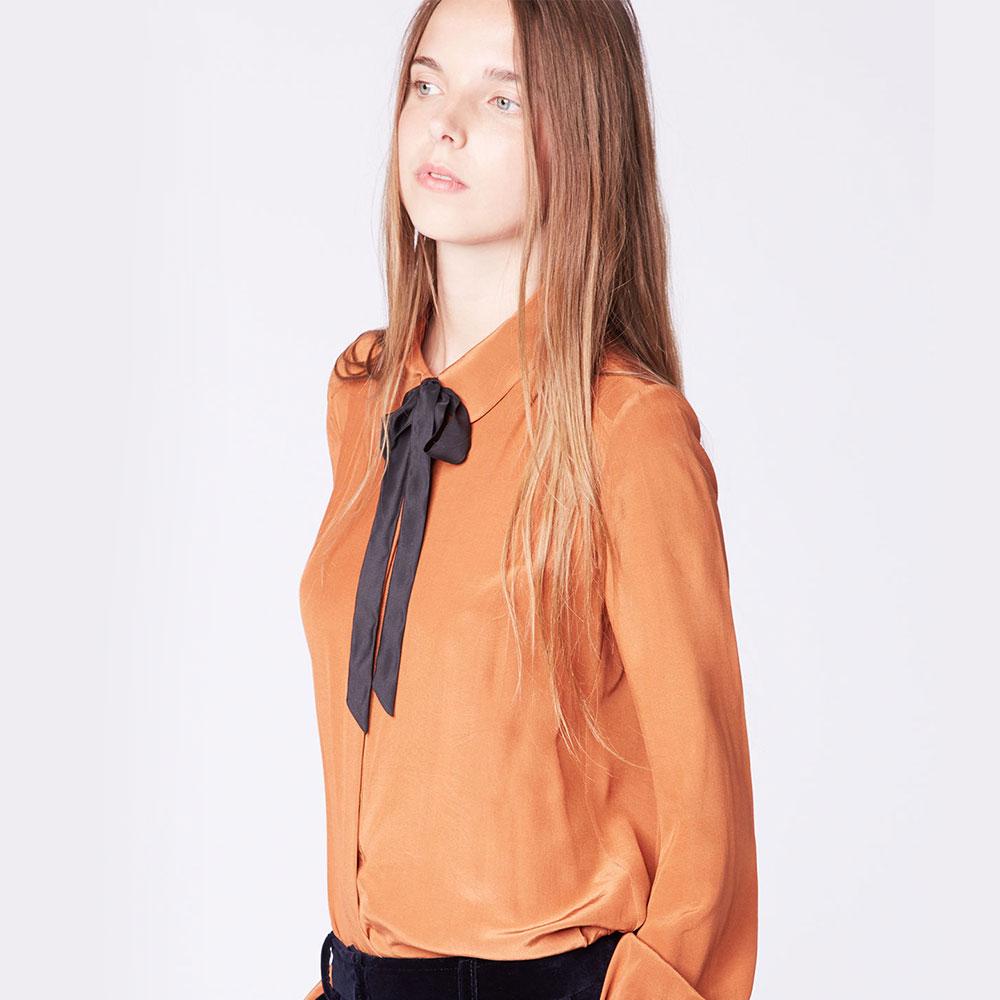 Blouse vs chemise le match de l'automne