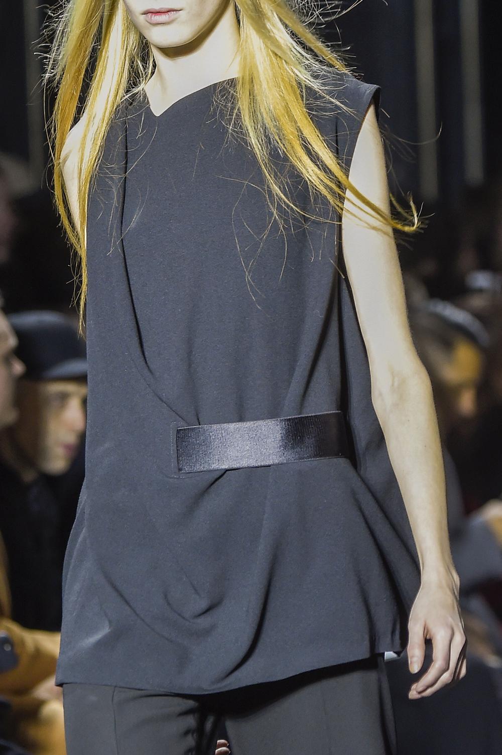 Jupe Asymétrique Ann Demeulemeester Automne 1997 - Laine Verte, Taille US 6, Ceinture Boucle, Vintage Belge
