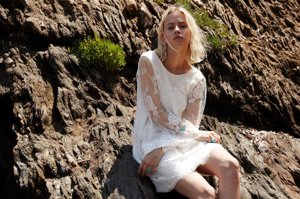 Robe de mariée : le court prend une longueur d'avance