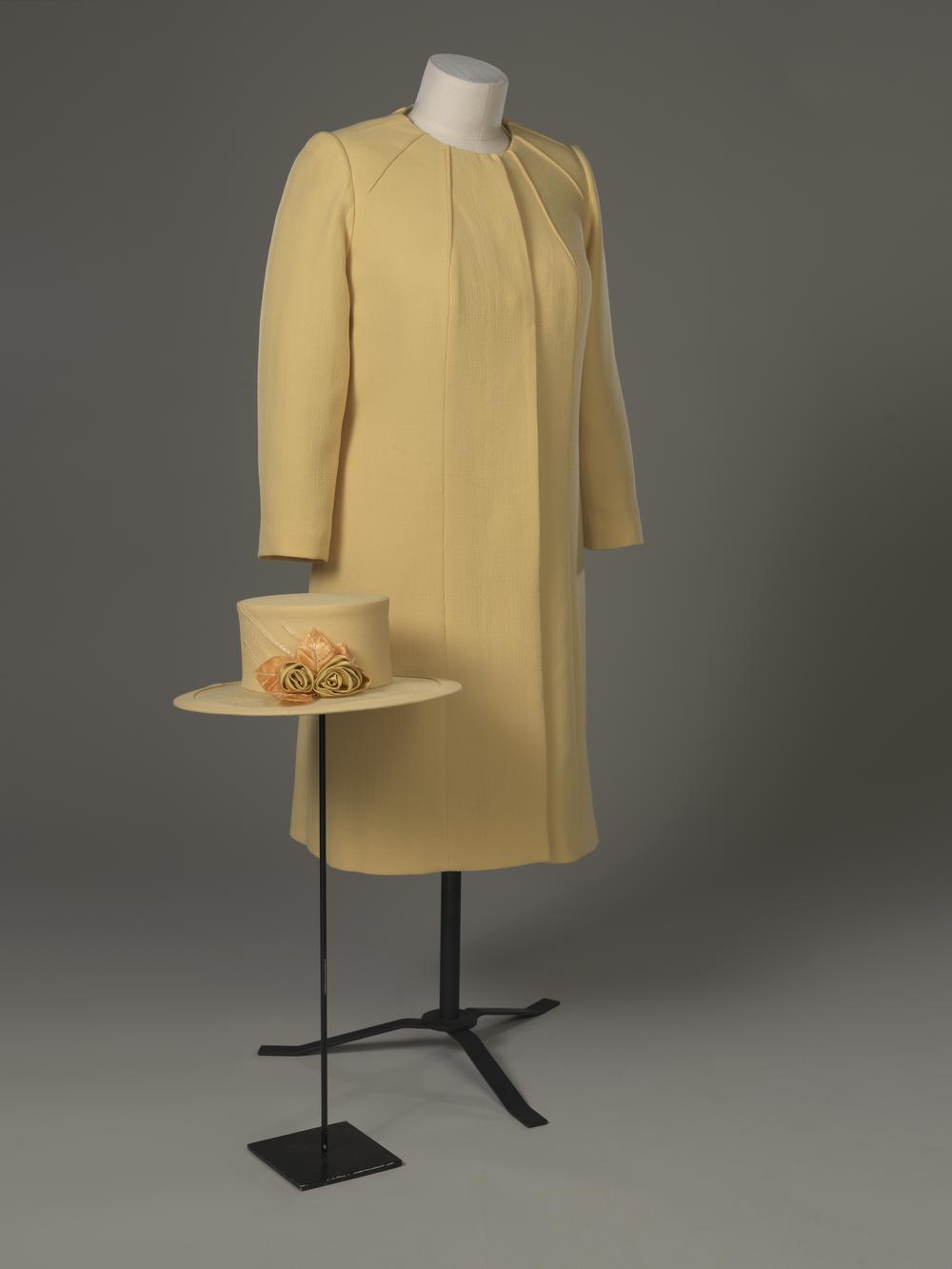 Elizabeth II dévoile ses plus belles robes au public