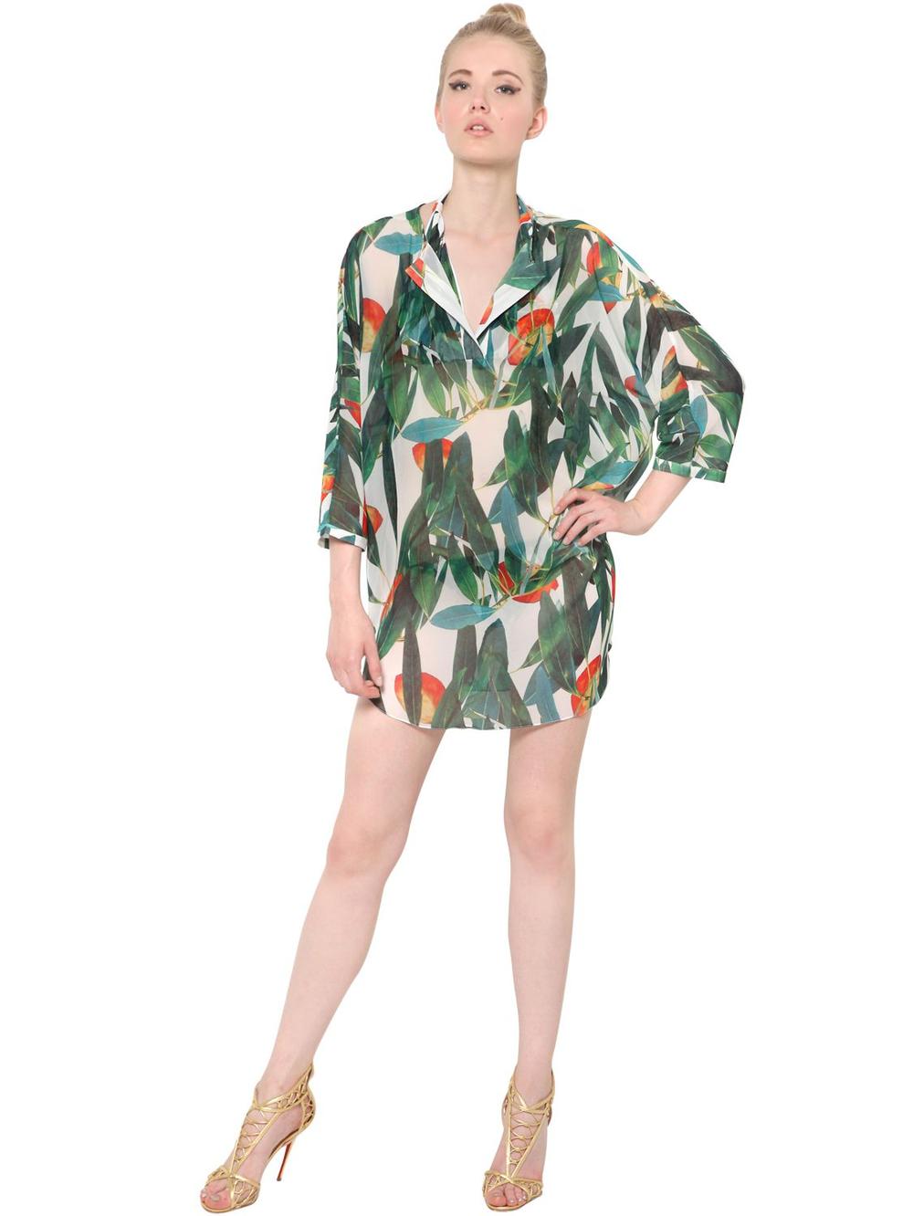 Les petites robes d'?�t?� pour mettre en valeur ses jambes bronz?�es