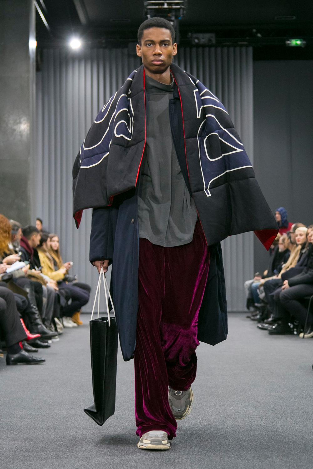 Défilé Balenciaga automnehiver 20172018 Homme