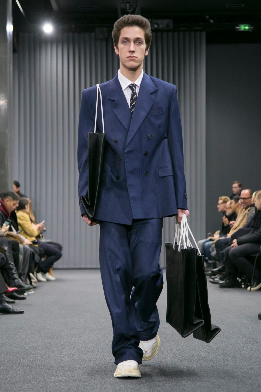 Défilé Balenciaga automnehiver 20172018 Homme