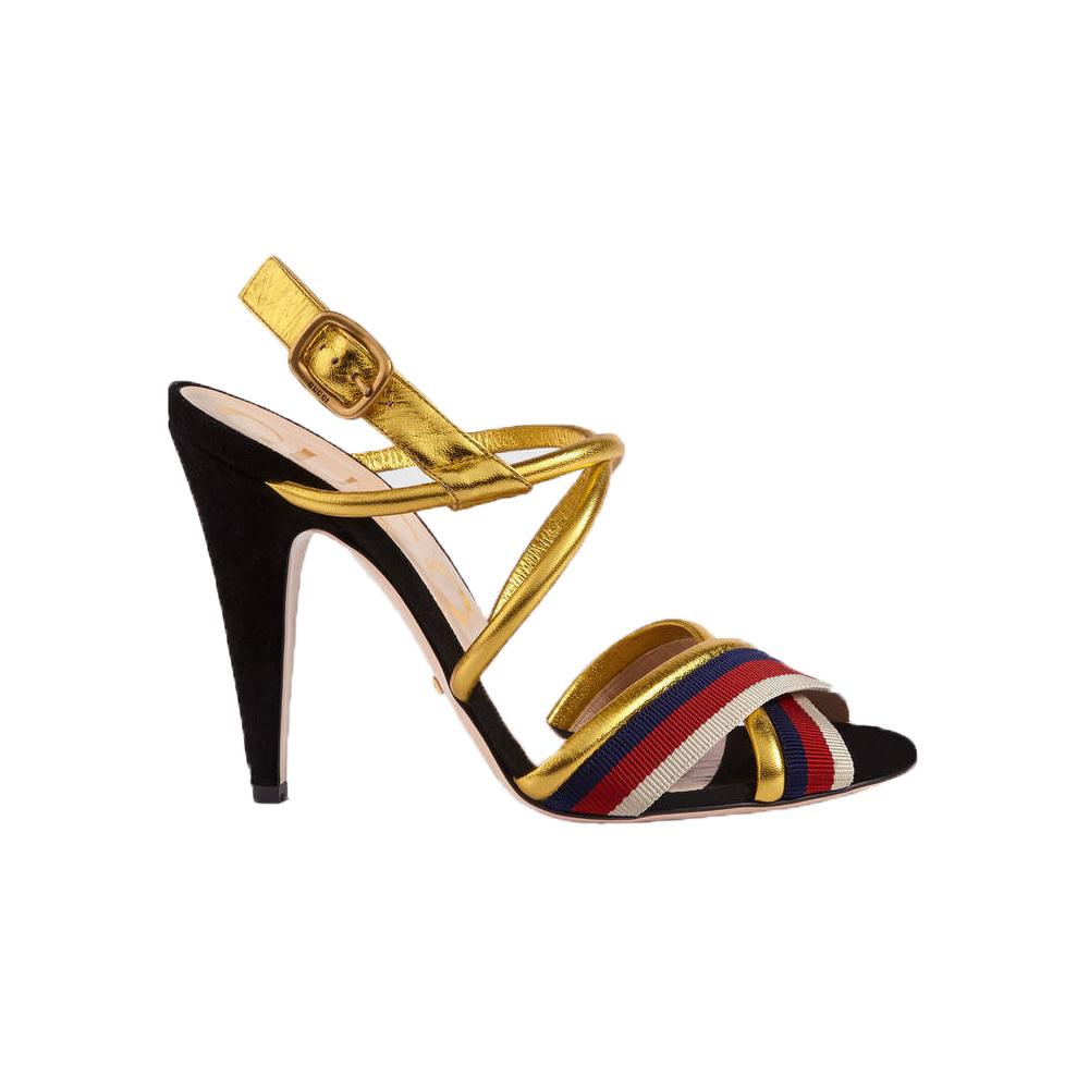 Les sandales prennent de la hauteur