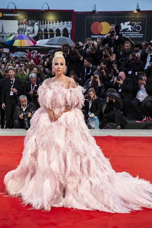 Les Plus Belles Robes De Stars Aperçues Sur Les Tapis Rouges En 2018