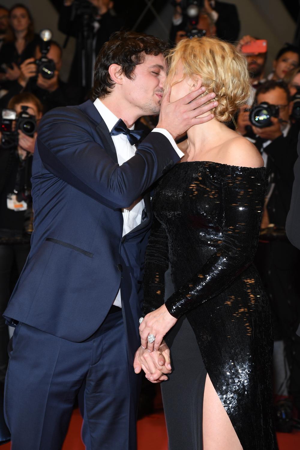 Virginie Efira Et Niels Schneider, Un Couple Qui Se Cherche Sur Les ...