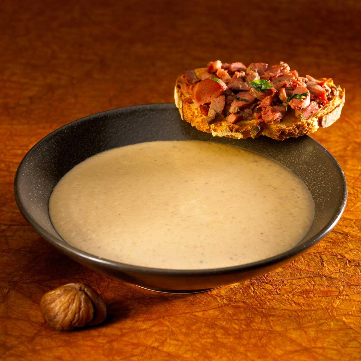 Recette Veloute De Chataignes Tartines De Beatilles Cuisine Madame Figaro