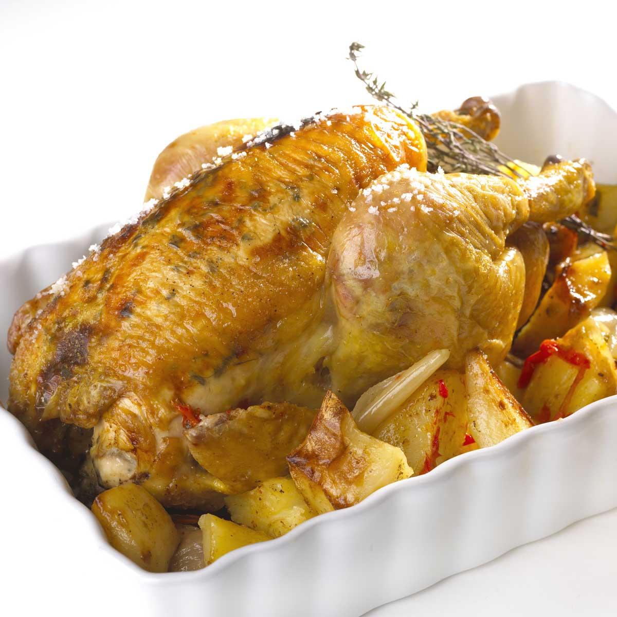 Recette Poulet Roti Au Thym Lit De Pommes De Terre Et 3 Poivrons