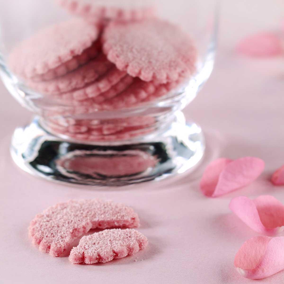 Recette Sables Aux Biscuits Roses Cuisine Madame Figaro