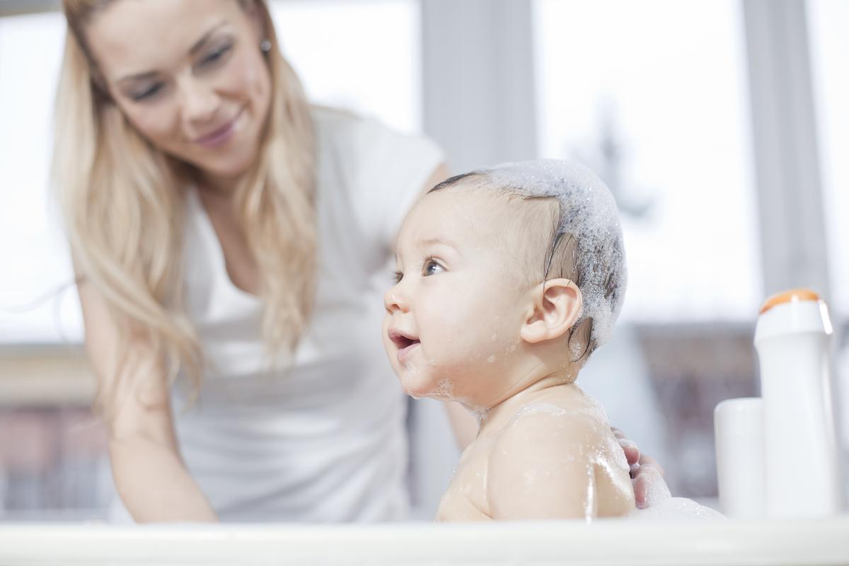Pourquoi Il Ne Faut Pas Utiliser De Shampoing Pour Bebe Sur Nos Cheveux Madame Figaro Pourquoi Il Ne Faut Pas Utiliser De Shampoing Pour Bebe Sur Nos Cheveux Madame Figaro