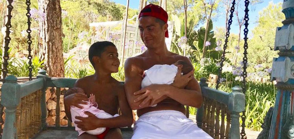 Cristiano Ronaldo Le Point Sur Sa Confuse Paternite Madame Figaro