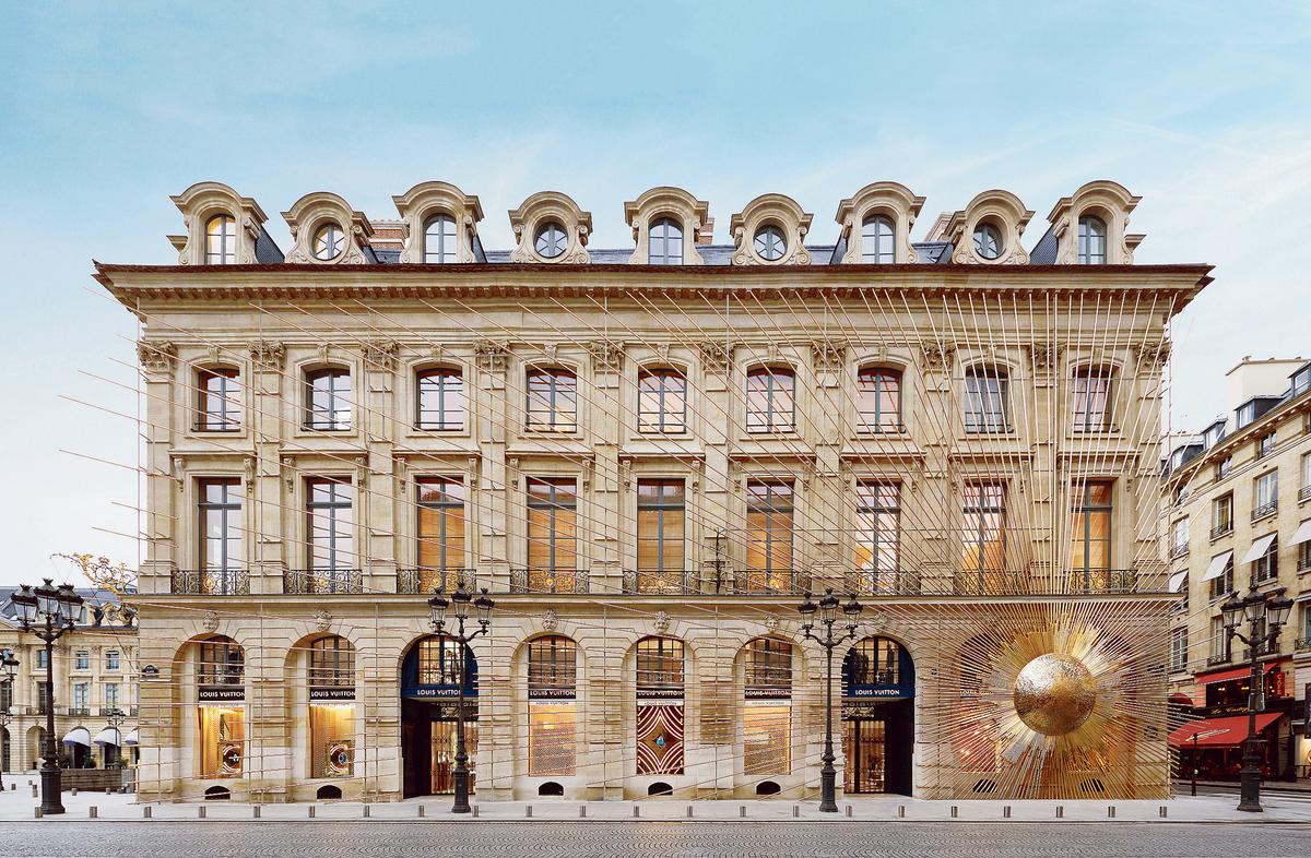 L'arrivée de Louis Vuitton rue SaintHonoré fait rayonner Paris Madame Figaro L'arrivée de Louis Vuitton rue SaintHonoré fait rayonner Paris Madame Figaro