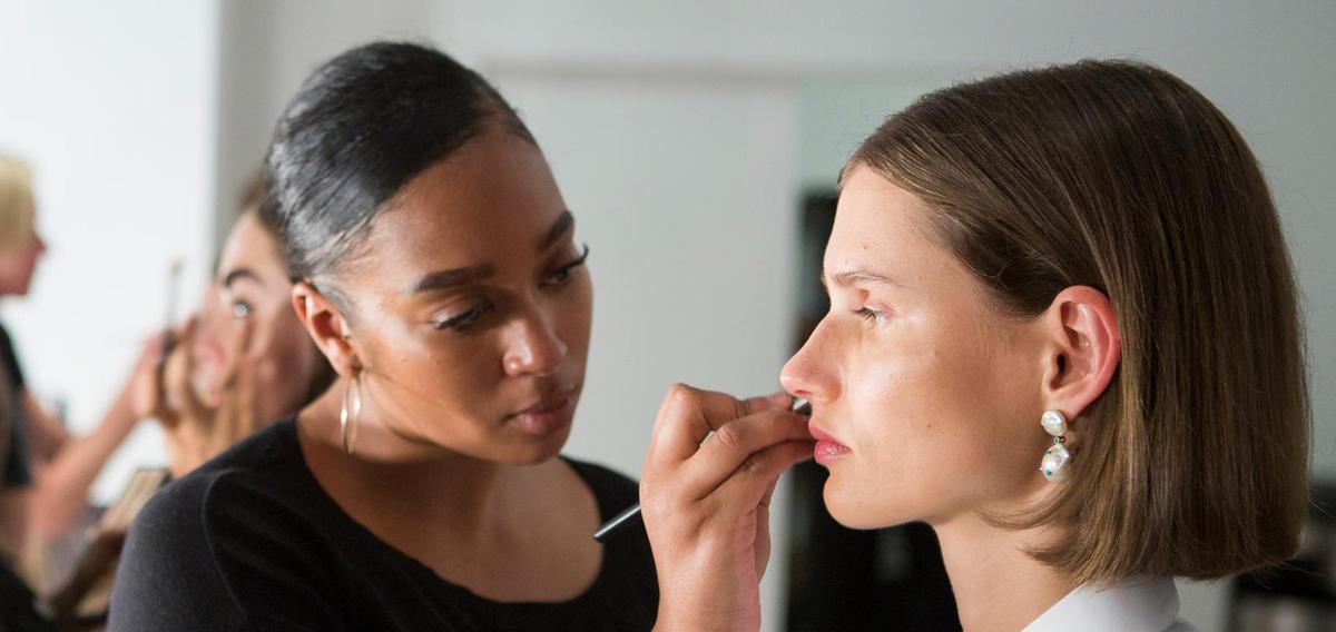 Quel fond de teint choisir quand on a la peau grasse ? Madame Figaro