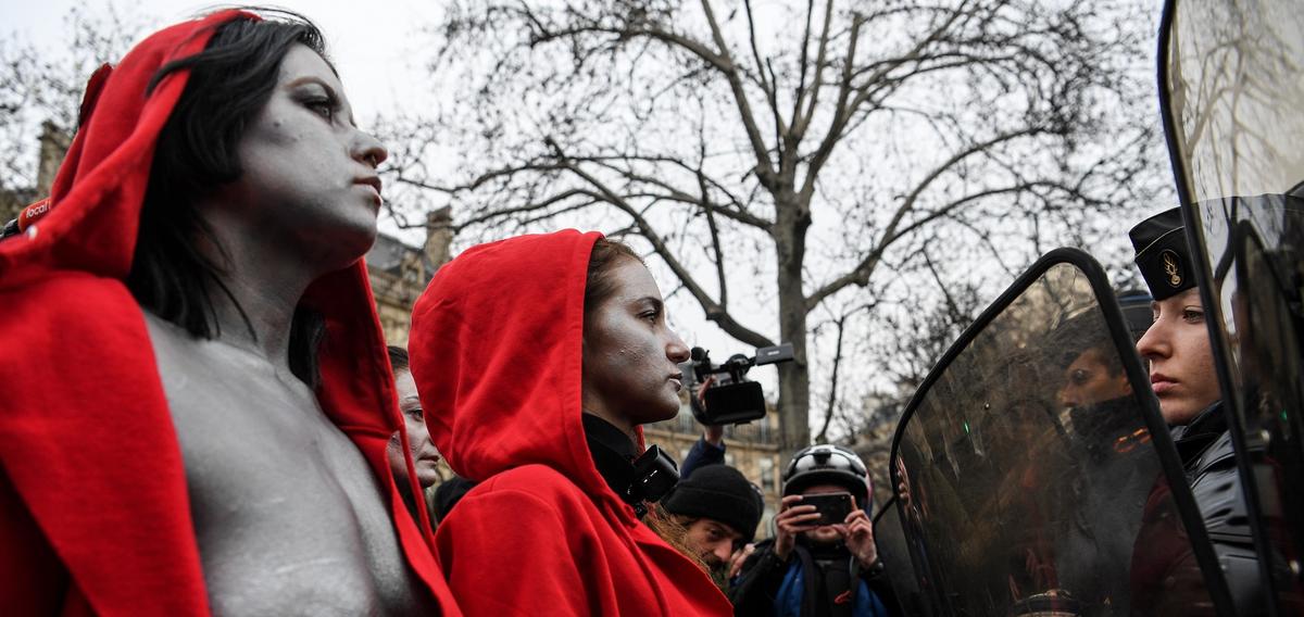 Gilets Jaunes La Manifestation Silencieuse Des Marianne