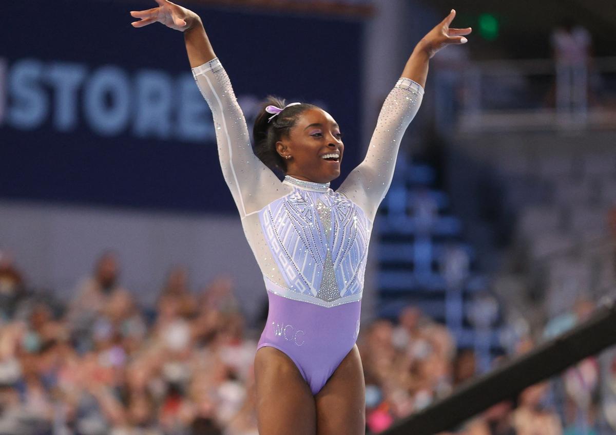 Simone Biles : le puissant symbole derrière la tête de chèvre brodée sur ses justaucorps