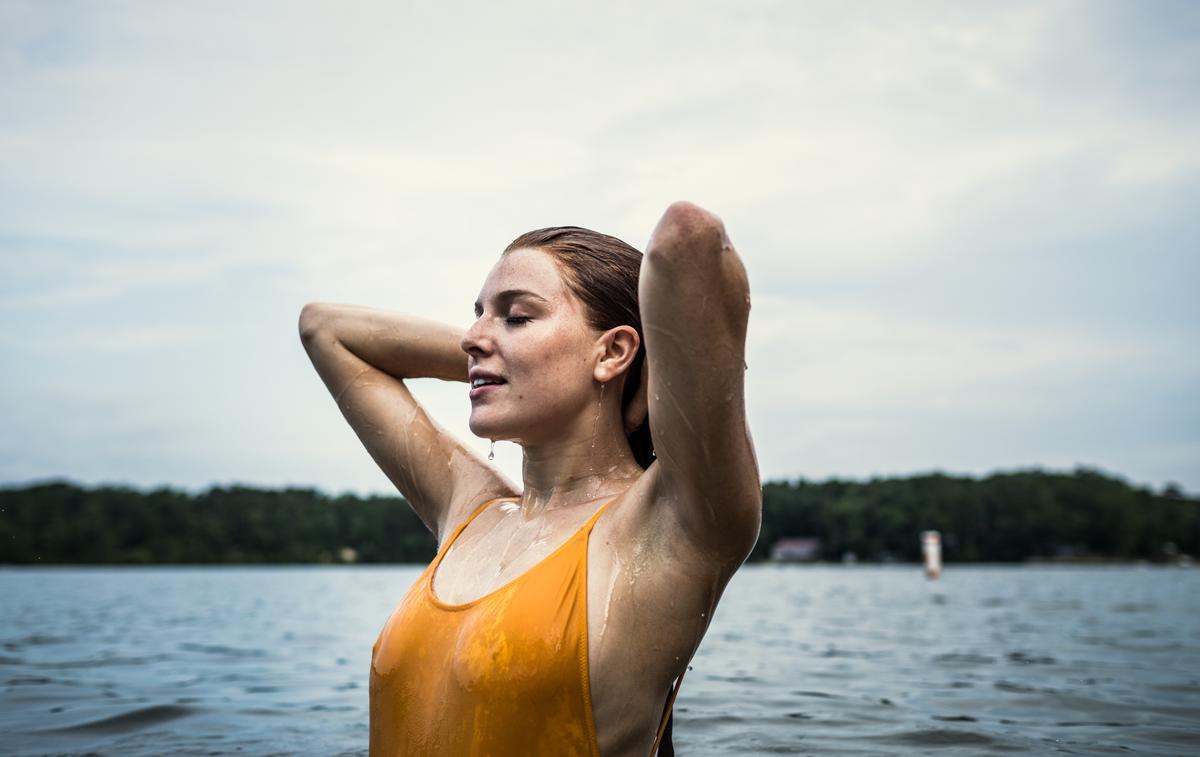 Pictures Of Women In Wet T Shirts